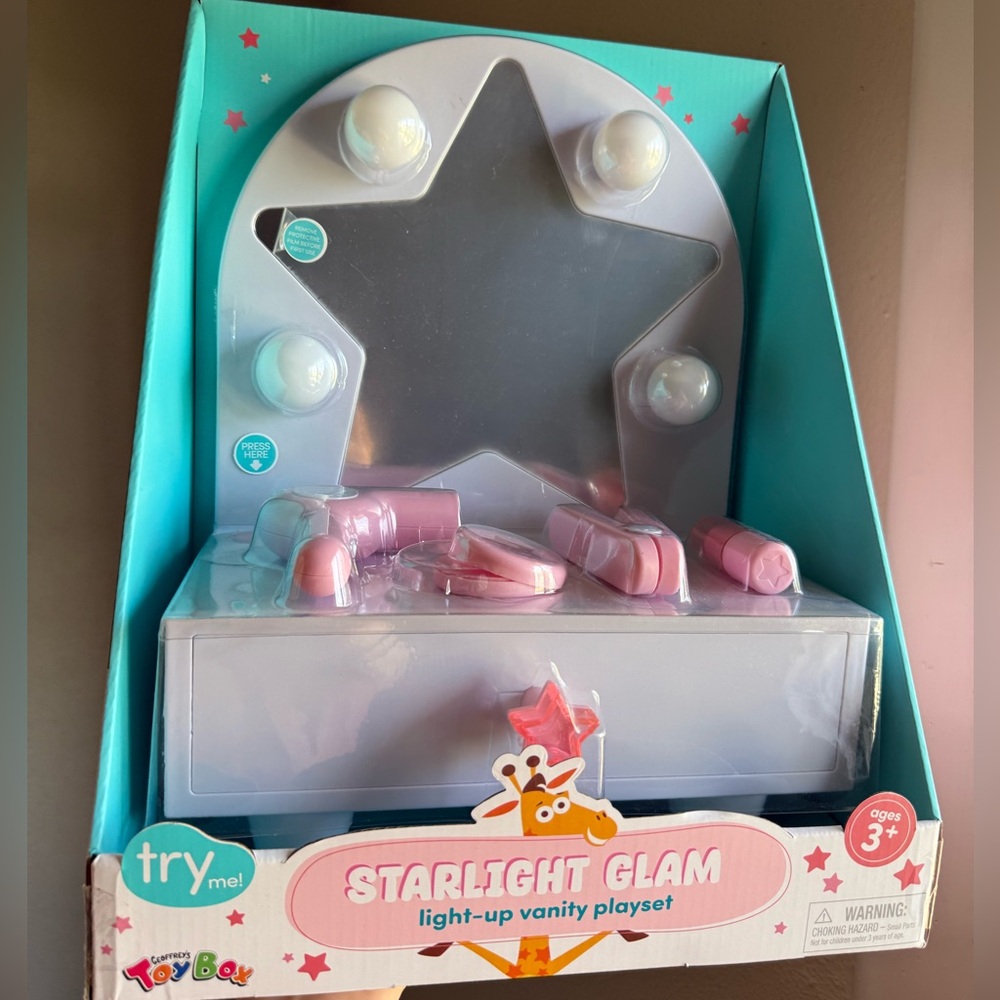 Starlight Glam Light-Up Vanity Playset — Pink